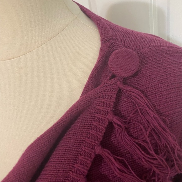 Signature Weekend 2X Fringe Sweater - Picture 9 of 9